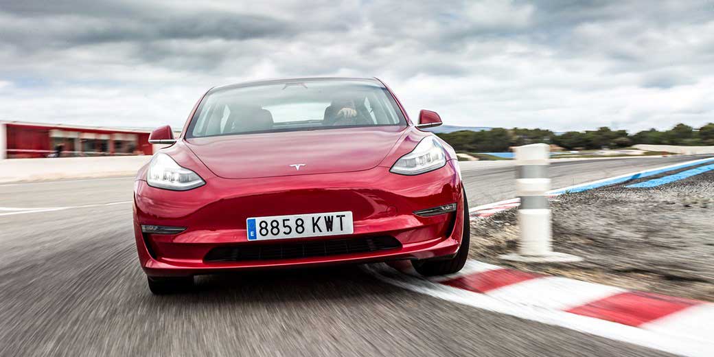 รถยนต์ไฟฟ้า Tesla Model 3 Performance 